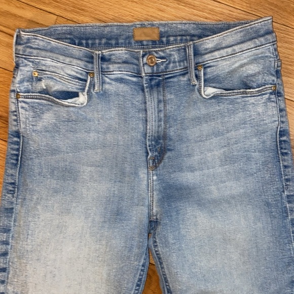 MOTHER The Mid Rise Dazzler in Marrakesh Nights
Size 29
Preloved - Picture 7 of 13